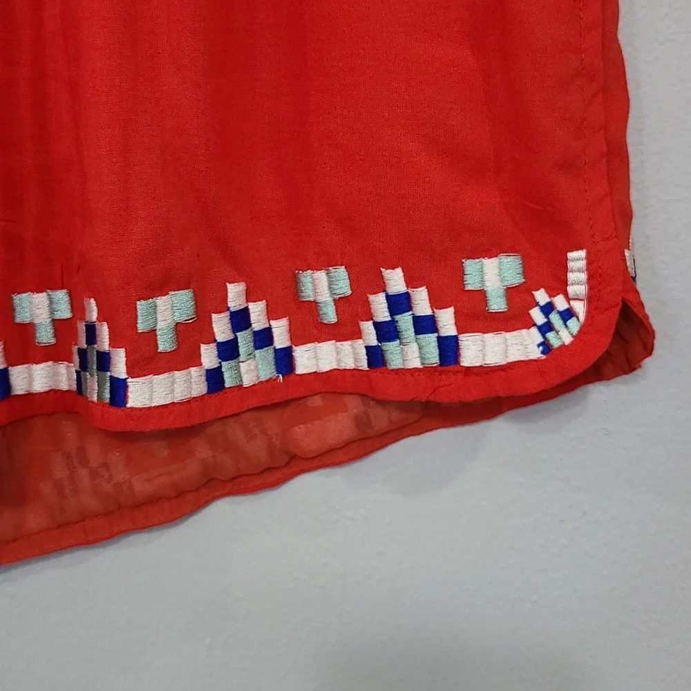 Moon Embroidered Red Shorts Elastic waist Size M NWT‎ 39$